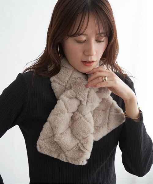 ikka(イッカ)の「【メディア紹介商品】エコファーキルト差し込みマフラー(マフラー・レディース・ベージュ/ダークグレー/チャコールグレー・FREE)」の20枚目の写真