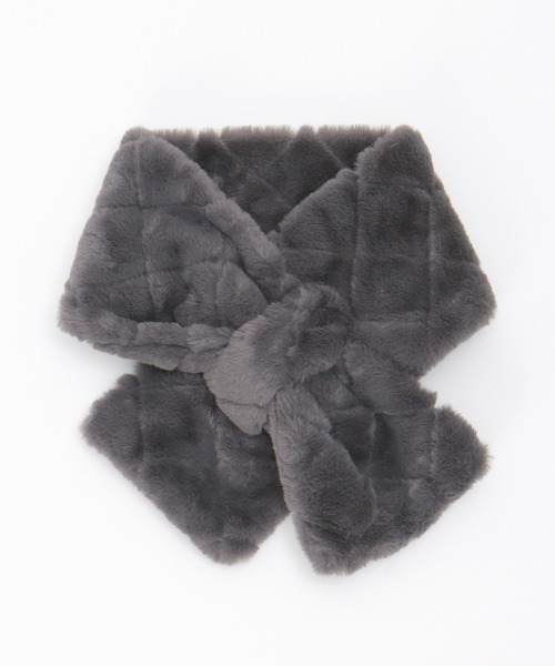 ikka(イッカ)の「【メディア紹介商品】エコファーキルト差し込みマフラー(マフラー・レディース・ベージュ/ダークグレー/チャコールグレー・FREE)」の2枚目の写真