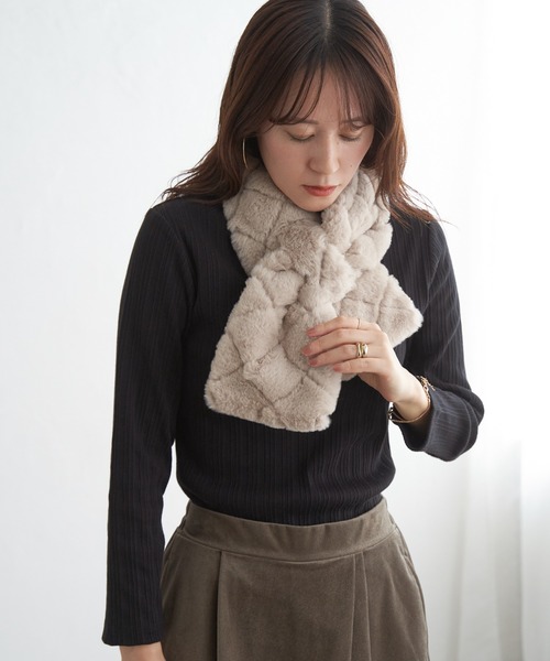 ikka(イッカ)の「【メディア紹介商品】エコファーキルト差し込みマフラー(マフラー・レディース・ベージュ/ダークグレー/チャコールグレー・FREE)」の16枚目の写真