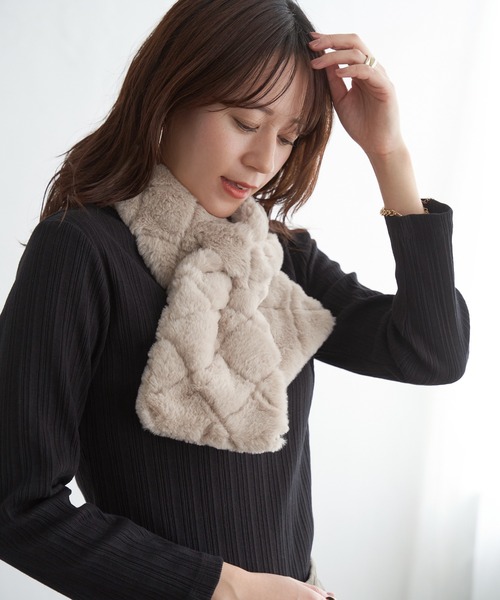 ikka(イッカ)の「【メディア紹介商品】エコファーキルト差し込みマフラー(マフラー・レディース・ベージュ/ダークグレー/チャコールグレー・FREE)」の13枚目の写真
