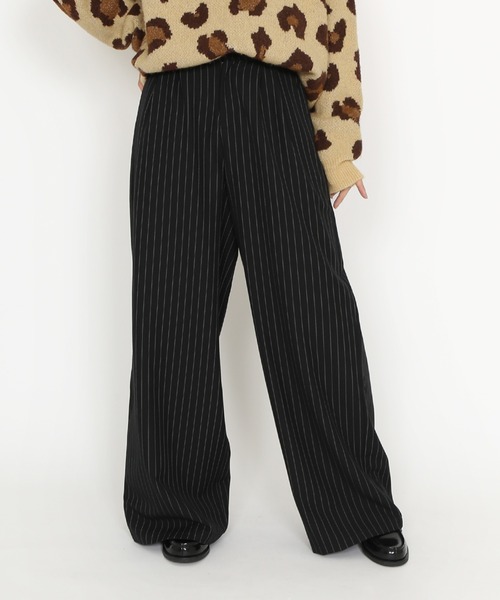 PUNYUS（プニュズ）の「ピンストライプタックワイドパンツ（その他パンツ・レディース・ブラック系その他/グレー系その他・1/2/3/4）」の11枚目の写真