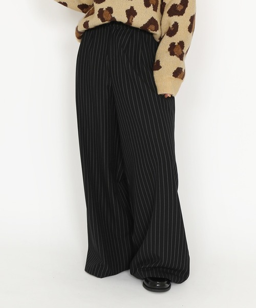PUNYUS（プニュズ）の「ピンストライプタックワイドパンツ（その他パンツ・レディース・ブラック系その他/グレー系その他・1/2/3/4）」の12枚目の写真