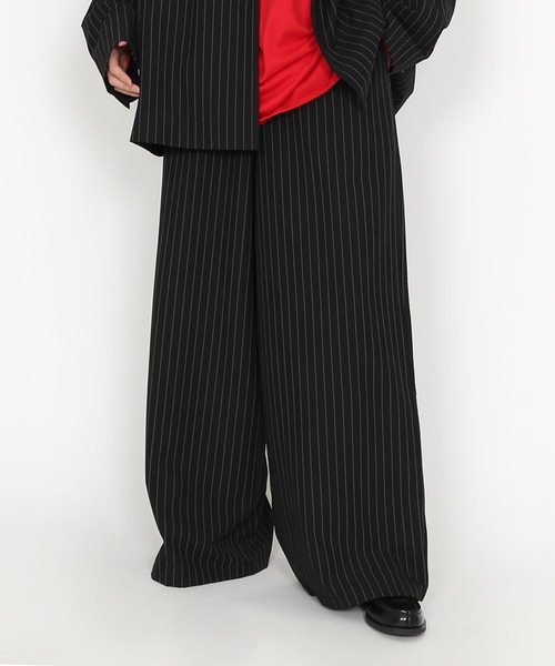 PUNYUS（プニュズ）の「ピンストライプタックワイドパンツ（その他パンツ・レディース・ブラック系その他/グレー系その他・1/2/3/4）」の15枚目の写真