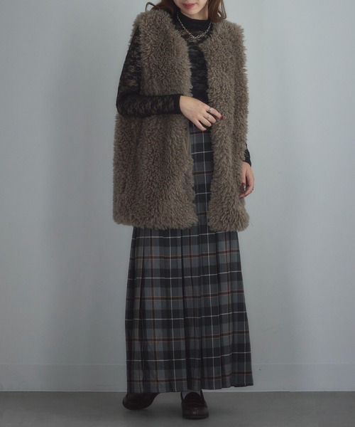 MAISON BREEZE reveur(メゾンブリーズレヴール)の「【MAISON BREEZE reveur】再入荷!プードルボア ミドル丈ベスト 31999M332 XNN(ベスト・レディース・ブラウン/グレイッシュベージュ/オフホワイト/グレー/ブラック・FREE)」の20枚目の写真