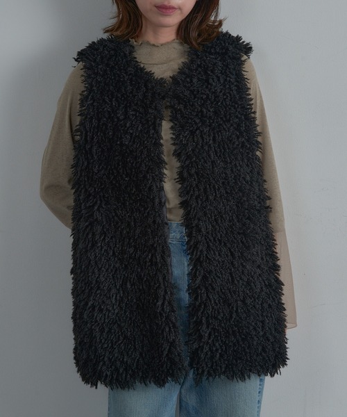 MAISON BREEZE reveur(メゾンブリーズレヴール)の「【MAISON BREEZE reveur】再入荷!プードルボア ミドル丈ベスト 31999M332 XNN(ベスト・レディース・ブラウン/グレイッシュベージュ/オフホワイト/グレー/ブラック・FREE)」の15枚目の写真