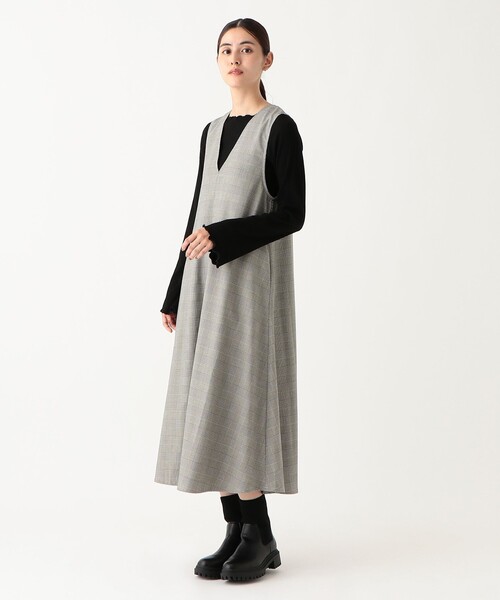 Afternoon Tea(アフタヌーンティー)の「チェックVネックジャンパースカート(ワンピース・レディース・グレー・MEDIUM)」の1枚目の写真