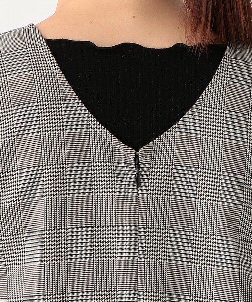 Afternoon Tea(アフタヌーンティー)の「チェックVネックジャンパースカート(ワンピース・レディース・グレー・MEDIUM)」の5枚目の写真