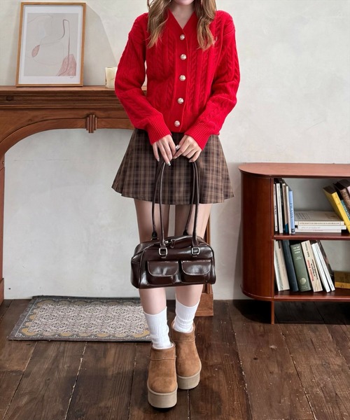 clear（クリア）の「ワンポイント刺繍ケーブルＶネックニットカーディガン [抜け感 美デコルテ オフィスカジュアル 大人]≪再入荷≫（ニット/セーター・レディース・レッド/杢グレー/アイボリー・F）」の8枚目の写真