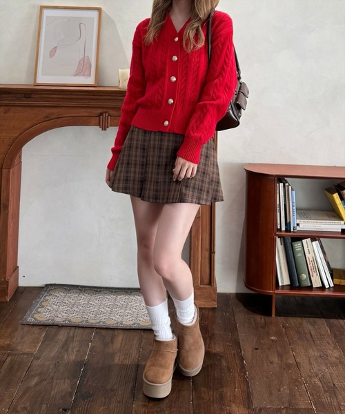 clear（クリア）の「ワンポイント刺繍ケーブルＶネックニットカーディガン [抜け感 美デコルテ オフィスカジュアル 大人]≪再入荷≫（ニット/セーター・レディース・レッド/杢グレー/アイボリー・F）」の9枚目の写真