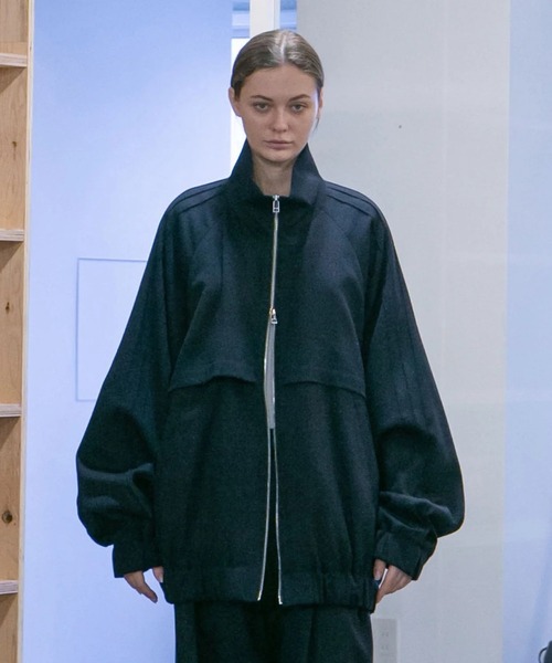 my beautiful landlet（マイビューティフルランドレット）の「【my beautiful landlet】STRETCH GABARRE THREE LINE BIG BLOUSON（ブルゾン・メンズ・ブラック/ベージュ/ネイビー/ブラウン・0/1）」の13枚目の写真