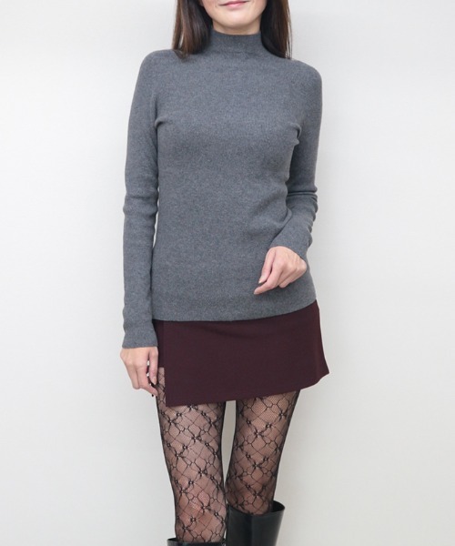 AMBIENT（アンビエント）の「ベーシックハイネックニット（ニット/セーター・レディース・ダークグレー/ホワイト/ブラック/ベージュ・FREE）」の9枚目の写真