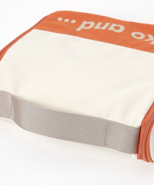 niko and...（ニコアンド）の「オリジナルニコロゴハンギングポーチ（トラベルグッズ・レディース・アイボリー/ブラック・XX-SMALL）」の13枚目の写真