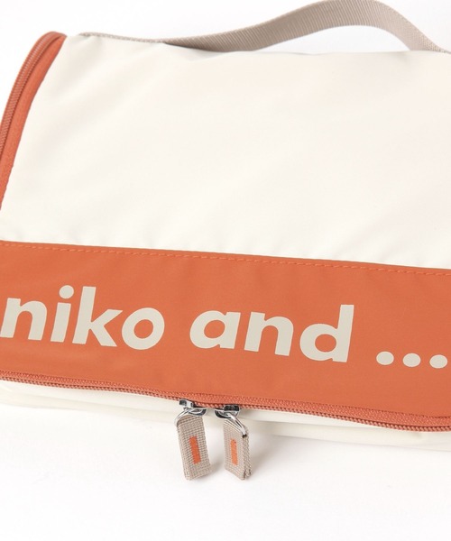 niko and...（ニコアンド）の「オリジナルニコロゴハンギングポーチ（トラベルグッズ・レディース・アイボリー/ブラック・XX-SMALL）」の14枚目の写真