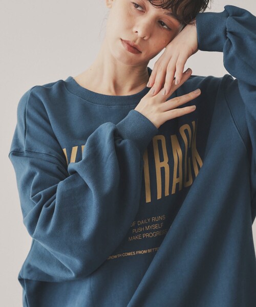 VIRAL.(バイラル)の「【ECLAT METTRE.】KEEP TRACK 裏毛プルオーバー(スウェット・レディース・ライトブルー/チャコールグレー/オフホワイト・00)」の8枚目の写真