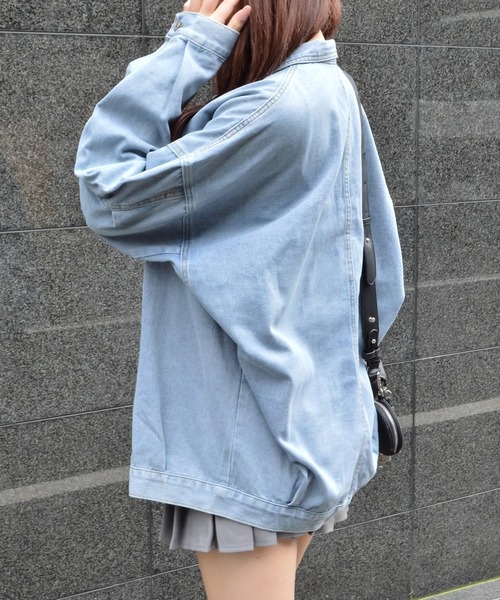 &soiree(アンドソワレ)の「【&soiree】オーバーサイズデニムジャケット(CP)(デニムジャケット・レディース・ブルー・FREE)」の14枚目の写真