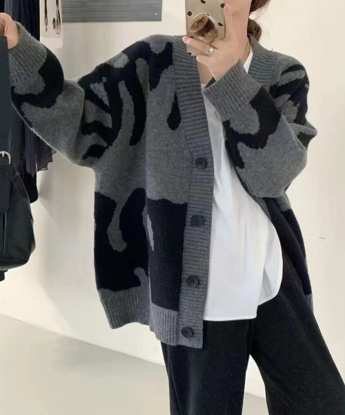 CREARE -LINO-（クレアーレリノ）の「〈ユニセックス商品〉ビックシルエット ニュアンスニットカーディガン（カーディガン/ボレロ・メンズ・グレー/ブラック・FREE）」の2枚目の写真