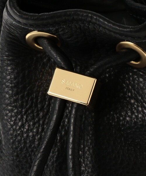 BEAMS F（ビームスエフ）の「S.MANO / レザー ドローストリング バッグ（トートバッグ・メンズ・ブラック・ONE SIZE）」の5枚目の写真