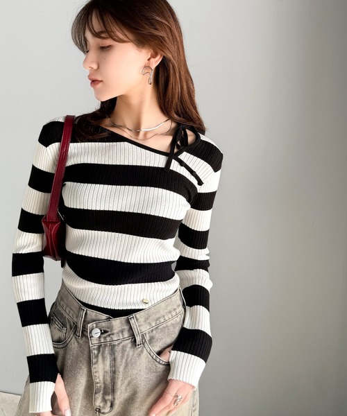 mily bilet(ミウィビレット)の「【mily bilet】くるみボタンアシンメトリーネックボーダーリブニット(長袖)(ニット/セーター・レディース・ベージュ/アイボリー/ブラック・X-LARGE/SMALL/MEDIUM/LARGE)」の6枚目の写真