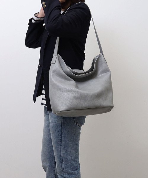 COOCO(クーコ)の「フェイクレザーショルダーバッグ/A4対応(ショルダーバッグ・レディース・グレー系/ライトグレー/ライトグリーン/サックスブルー/ブラック/アイボリー・FREE)」の3枚目の写真