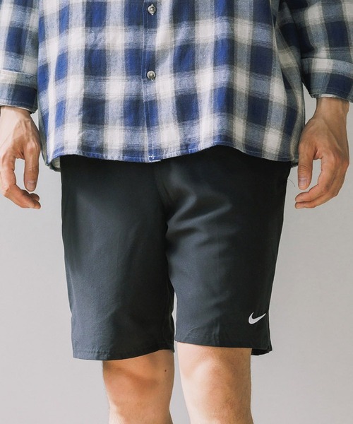 NIKE(ナイキ)の「NIKE/ナイキ ヒーロースタイル9ボレーショーツ ショートパンツ 水陸両用 水着 海パン 秋 秋服 2026年秋冬(その他パンツ・メンズ・ダークグリーン/ベージュ/グレー/ゴールド/ネイビー/ブラック/ピンク/ロイヤルブルー/レッド/バイオレット/グリーン・XL/L/M/S)」の2枚目の写真