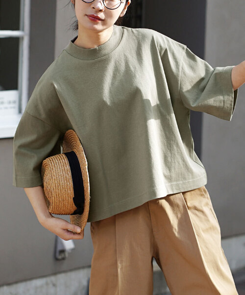 zootie(ズーティー)の「汗しみない クロップドTシャツ(Tシャツ/カットソー・レディース・ダークカーキ/カーキ系/ベージュ系/ネイビー/ラベンダー/モカ/アイボリー/レッド系/イエロー系その他/ブラック/杢グレー/グレイッシュブルー/オフホワイト・フリー)」の8枚目の写真