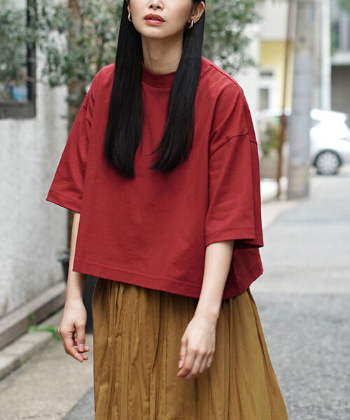 zootie(ズーティー)の「汗しみない クロップドTシャツ(Tシャツ/カットソー・レディース・ダークカーキ/カーキ系/ベージュ系/ネイビー/ラベンダー/モカ/アイボリー/レッド系/イエロー系その他/ブラック/杢グレー/グレイッシュブルー/オフホワイト・フリー)」の13枚目の写真