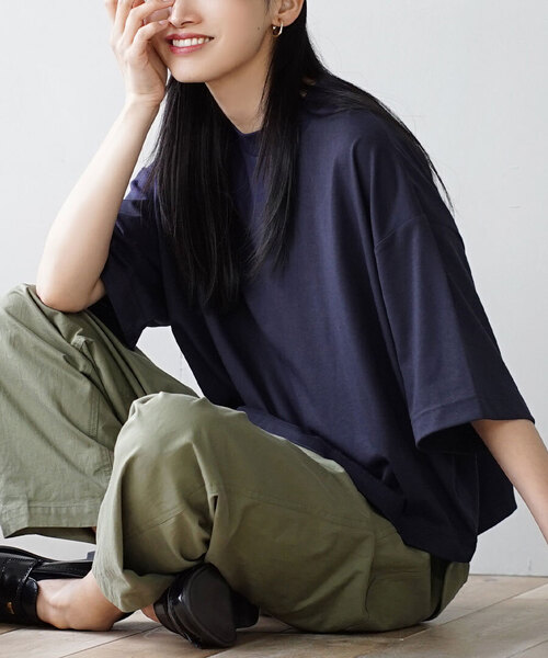 zootie(ズーティー)の「汗しみない クロップドTシャツ(Tシャツ/カットソー・レディース・ダークカーキ/カーキ系/ベージュ系/ネイビー/ラベンダー/モカ/アイボリー/レッド系/イエロー系その他/ブラック/杢グレー/グレイッシュブルー/オフホワイト・フリー)」の9枚目の写真
