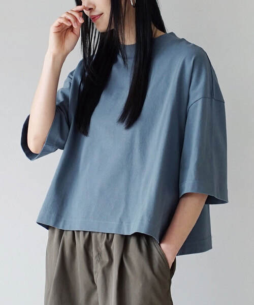 zootie(ズーティー)の「汗しみない クロップドTシャツ(Tシャツ/カットソー・レディース・ダークカーキ/カーキ系/ベージュ系/ネイビー/ラベンダー/モカ/アイボリー/レッド系/イエロー系その他/ブラック/杢グレー/グレイッシュブルー/オフホワイト・フリー)」の10枚目の写真