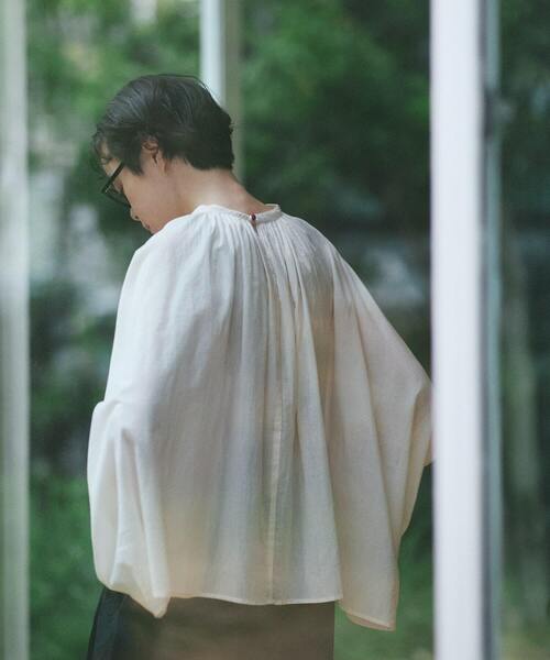 conges payes ADIEU TRISTESSE（コンジェ ペイエ アデュートリステス）の「ポンチョシルエットブラウス（シャツ/ブラウス・レディース・ブラック/オフホワイト/ピンク・38）」の6枚目の写真