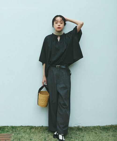 conges payes ADIEU TRISTESSE（コンジェ ペイエ アデュートリステス）の「ポンチョシルエットブラウス（シャツ/ブラウス・レディース・ブラック/オフホワイト/ピンク・38）」の8枚目の写真