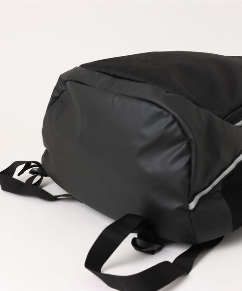 PUMA(プーマ)の「PUMA プーマ ユニセックス サッカー チームファイナル バックパック II 35L(バックパック/リュック・メンズ・ブラック系その他2・フリー)」の2枚目の写真