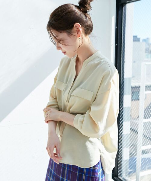 le.coeur blanc（ルクールブラン）の「フィブリルサテンダブルポケットシャツ（シャツ/ブラウス・レディース・ネイビー/オフホワイト/イエロー・38）」の7枚目の写真