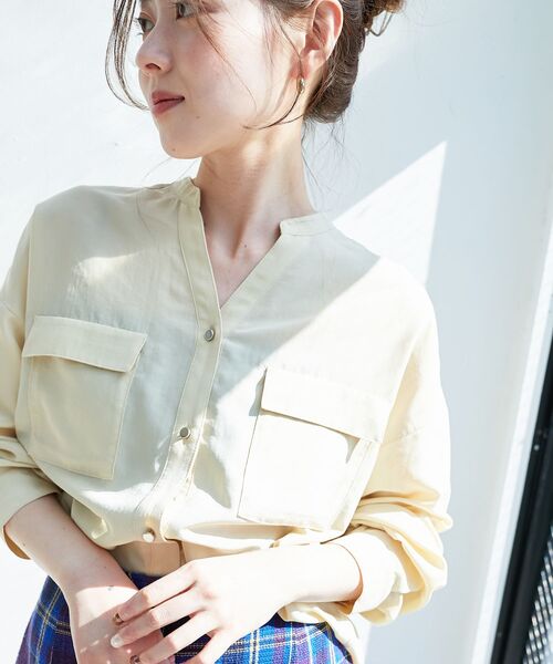 le.coeur blanc（ルクールブラン）の「フィブリルサテンダブルポケットシャツ（シャツ/ブラウス・レディース・ネイビー/オフホワイト/イエロー・38）」の9枚目の写真