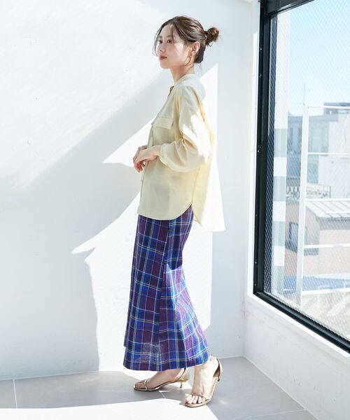 le.coeur blanc（ルクールブラン）の「フィブリルサテンダブルポケットシャツ（シャツ/ブラウス・レディース・ネイビー/オフホワイト/イエロー・38）」の15枚目の写真