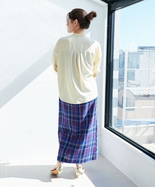 le.coeur blanc（ルクールブラン）の「フィブリルサテンダブルポケットシャツ（シャツ/ブラウス・レディース・ネイビー/オフホワイト/イエロー・38）」の16枚目の写真