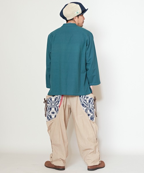 チャイハネ(チャイハネ)の「【チャイハネ】ベネパニバンドカラーMEN'Sシャツ M(シャツ/ブラウス・メンズ・ベージュ/ブルー/グレー・FREE)」の7枚目の写真