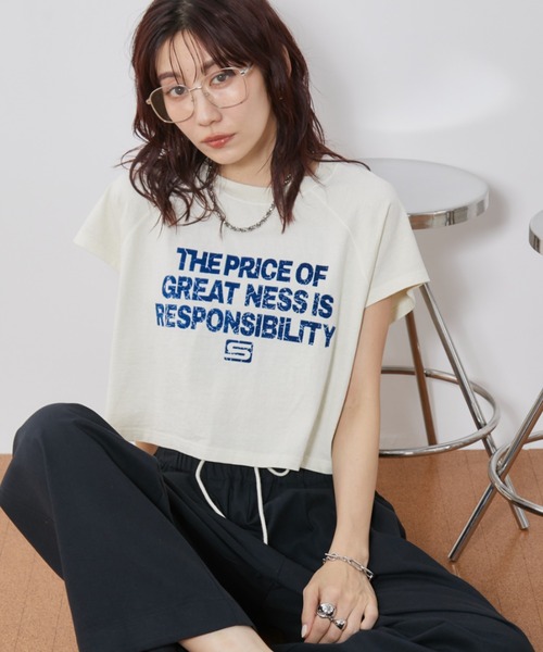 Auntie Rosa Holiday(アンティローザホリデー)の「ラグランクロップドプリントTEE(Tシャツ/カットソー・レディース・ナチュラル/チャコールグレー・FREE)」の4枚目の写真
