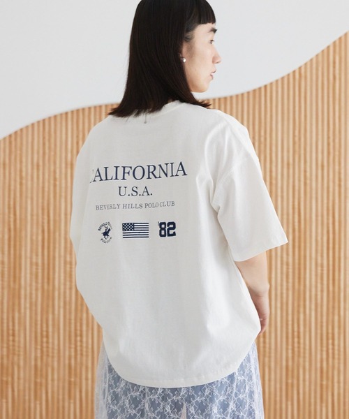 BEVERLY HILLS POLO CLUB(ビバリーヒルズポロクラブ)の「BH.POLO CLUB別注バックプリントTシャツ(Tシャツ/カットソー・レディース・サックスブルー/ブラック/オフホワイト・FREE)」の2枚目の写真