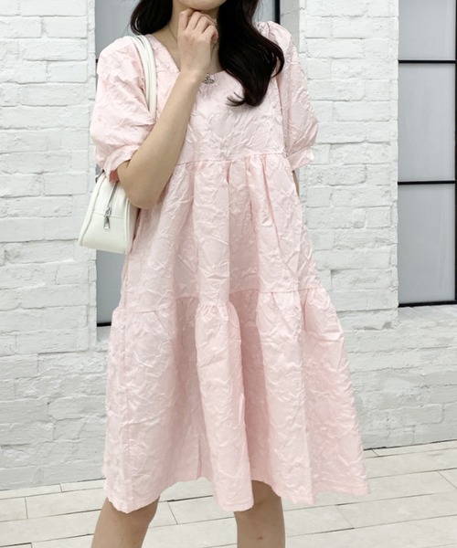 Mejoul（メジュール）の「フラワージャガード スクエアネックパフスリーブワンピース（ワンピース・レディース・ブルー/ブラック/ホワイト/ピンク・F）」の4枚目の写真