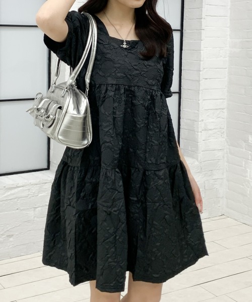 Mejoul（メジュール）の「フラワージャガード スクエアネックパフスリーブワンピース（ワンピース・レディース・ブルー/ブラック/ホワイト/ピンク・F）」の18枚目の写真