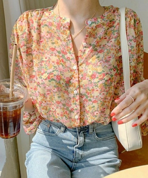 SallyLunn(サリーラン)の「花柄長袖ブラウス(シャツ/ブラウス・レディース・レッド/ブルー・MEDIUM/LARGE)」の1枚目の写真
