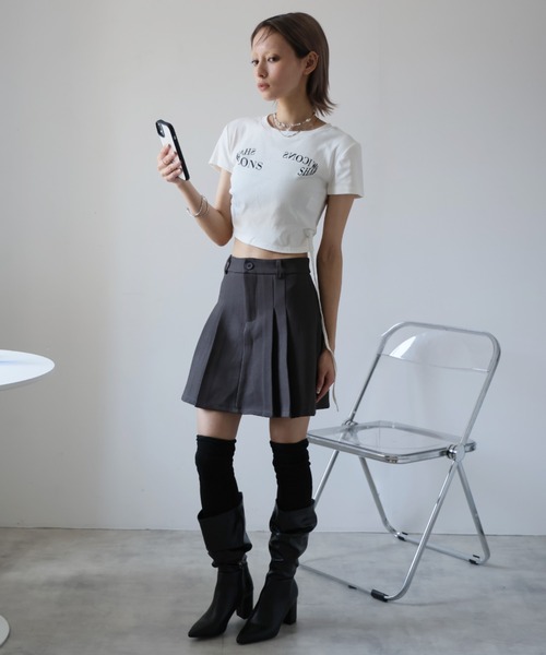 Ulysses(ユリシス)の「サイドシャーリングクロップドTシャツ(Tシャツ/カットソー・レディース・ホワイト/ブラック/ダークグレー/キャメル・F)」の17枚目の写真