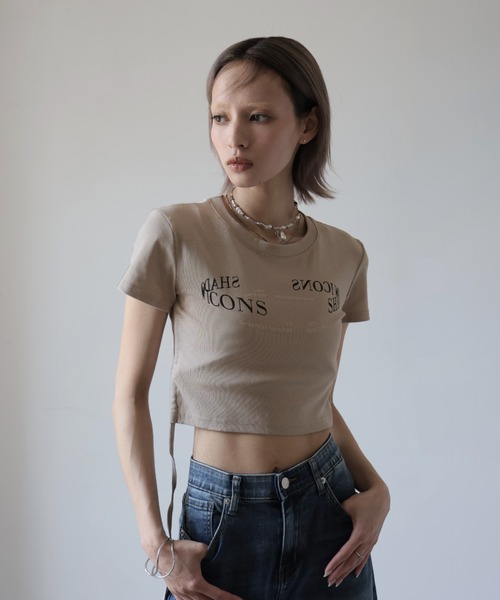 Ulysses(ユリシス)の「サイドシャーリングクロップドTシャツ(Tシャツ/カットソー・レディース・ホワイト/ブラック/ダークグレー/キャメル・F)」の7枚目の写真