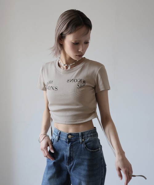 Ulysses(ユリシス)の「サイドシャーリングクロップドTシャツ(Tシャツ/カットソー・レディース・ホワイト/ブラック/ダークグレー/キャメル・F)」の9枚目の写真