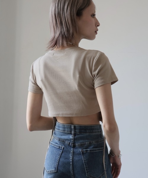 Ulysses(ユリシス)の「サイドシャーリングクロップドTシャツ(Tシャツ/カットソー・レディース・ホワイト/ブラック/ダークグレー/キャメル・F)」の15枚目の写真