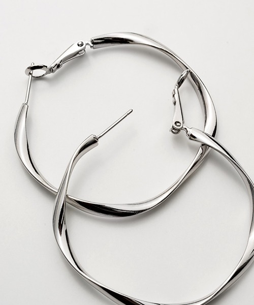 ciite' surgical stainless(シーテサージカルステンレス)の「【 金属アレルギー対応 】大ぶり ねじれフープピアス (両耳用) サージカルステンレス(ピアス(両耳用)・レディース・シルバー/ゴールド・FREE)」の6枚目の写真