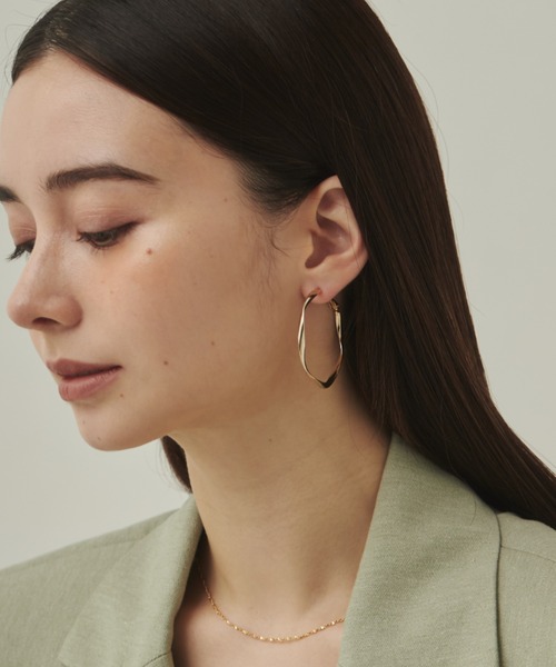 18k ねじれフープピアス 楽天市場】フープピアス クロッシング ピアス K18 角ひねり 18K