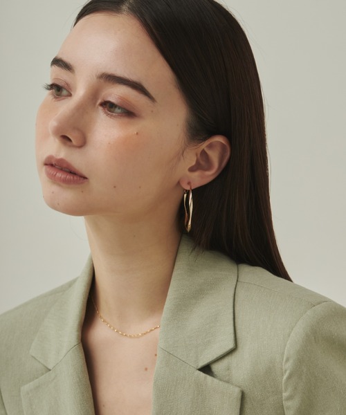 ciite' surgical stainless(シーテサージカルステンレス)の「【 金属アレルギー対応 】大ぶり ねじれフープピアス (両耳用) サージカルステンレス(ピアス(両耳用)・レディース・シルバー/ゴールド・FREE)」の9枚目の写真