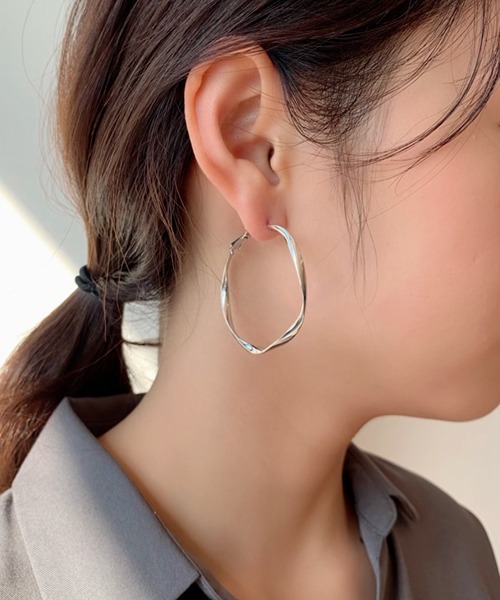 028Pl【大人気⭐】ねじれフープピアス　シルバー　高品質　シンプル　大人可愛い 028Pl【大人気⭐】ねじれフープピアス シルバー 高品質 シンプル