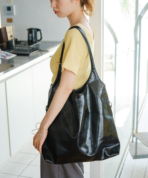 Kastane(カスタネ)の「ベルト付レザートートバッグ(トートバッグ・レディース・ブラック/アイボリー/サンドベージュ・FREE)」の17枚目の写真